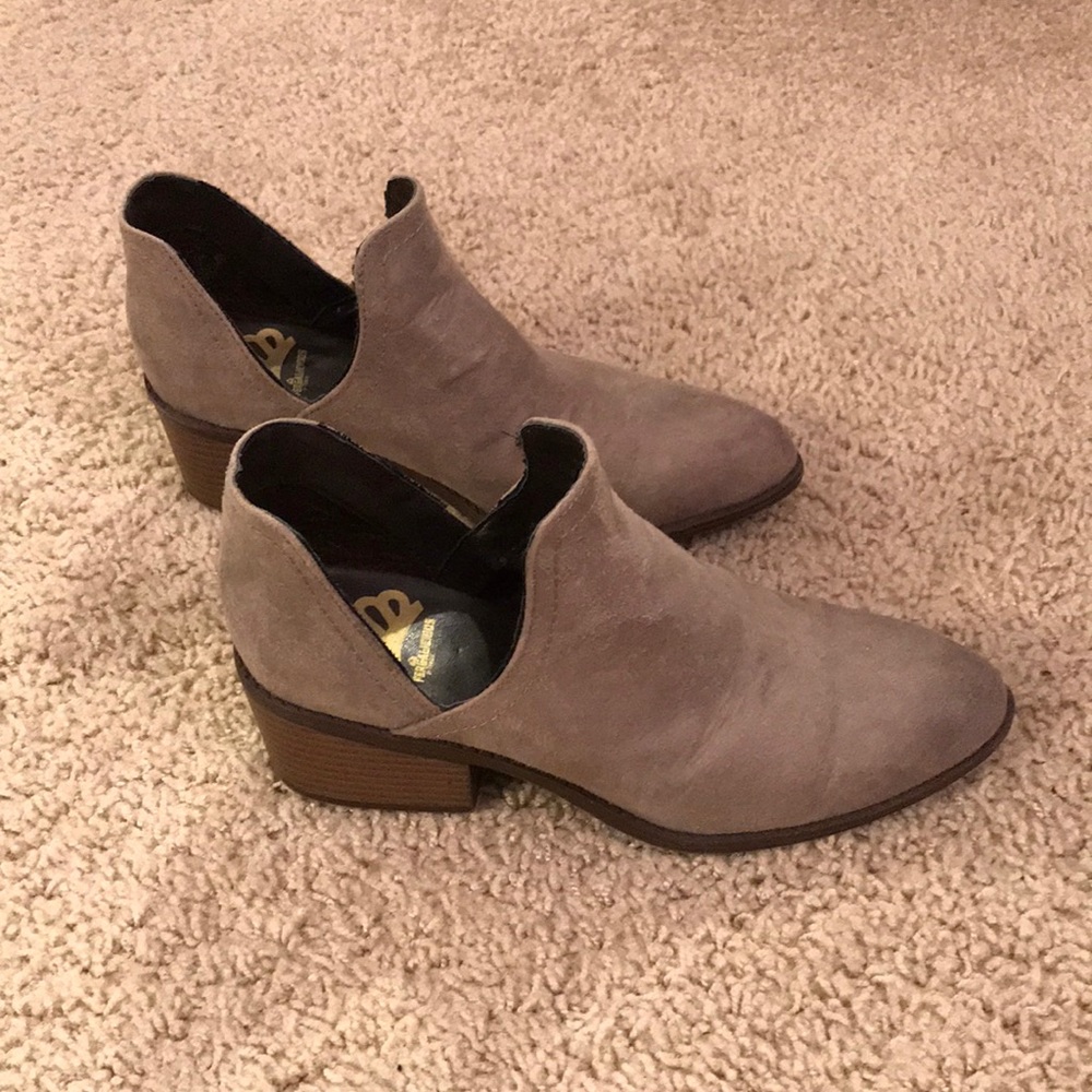 Fergalicious ankle boot.  Size 7